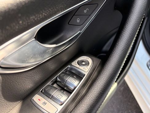 Used 2019 Mercedes-Benz E 300 image 11