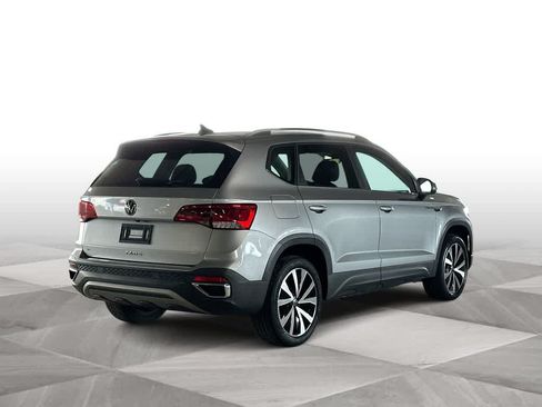 Certified 2023 Volkswagen Taos SE FWD image 8