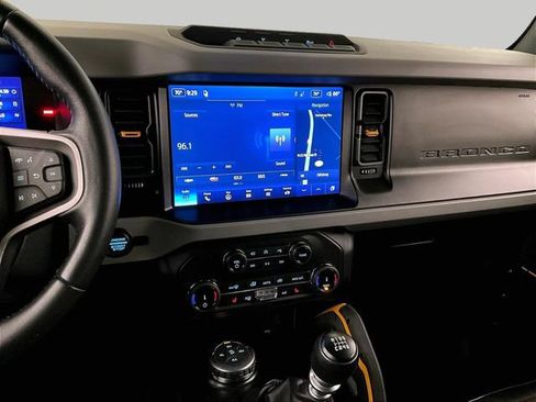 Used 2022 Ford Bronco Badlands w/ Sasquatch Package AWD/4WD image 6
