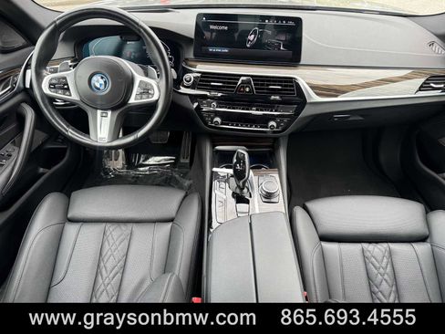 Used 2022 BMW 530e xDrive w/ Premium Package image 19