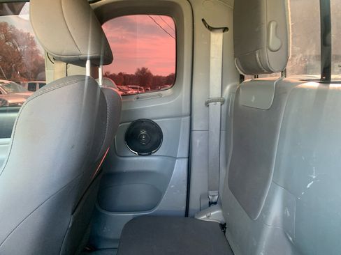 Used 2015 Toyota Tacoma 4x4 Access Cab V6 image 21