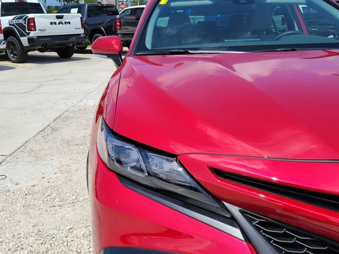 Used 2021 Toyota Camry SE FWD image 7