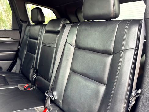 Used 2018 Jeep Grand Cherokee Limited image 17