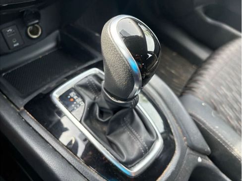 Used 2017 Nissan Rogue S image 21