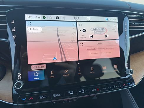 Used 2024 Jeep Grand Wagoneer Series III w/ HD Trailer Tow Package image 32