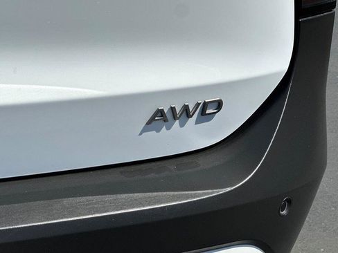 Used 2025 Nissan Kicks SV AWD/4WD image 26