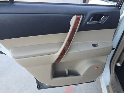 Used 2012 Toyota Highlander Limited image 26