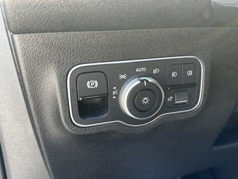 Certified 2021 Mercedes-Benz GLB 250 image 35