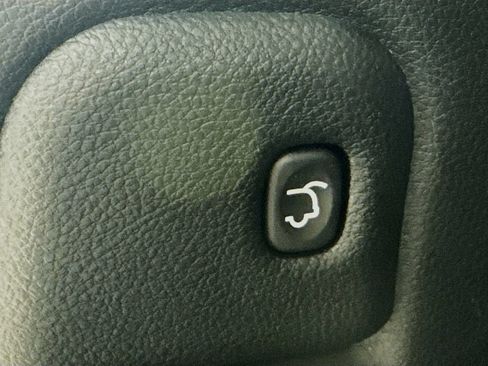 Used 2018 Jeep Grand Cherokee Limited RWD image 32