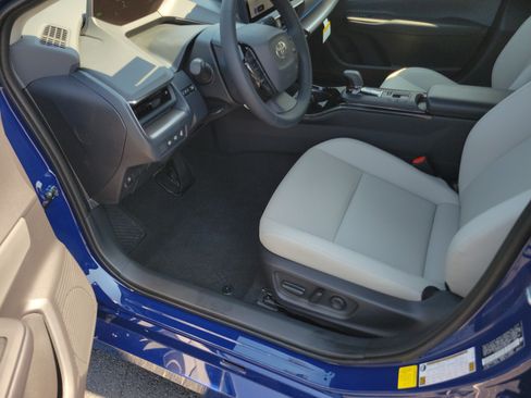 New 2027 Toyota Prius XLE FWD image 19