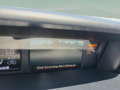 Used 2015 Subaru Forester 2.5i Touring w/ Eyesight & Navigation System AWD/4WD image 26