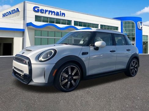 Used 2022 MINI Cooper S w/ Driver Assistance Package image 1