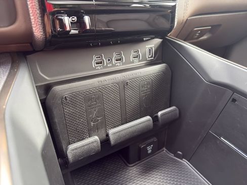 Used 2025 RAM 1500 Limited AWD/4WD image 24