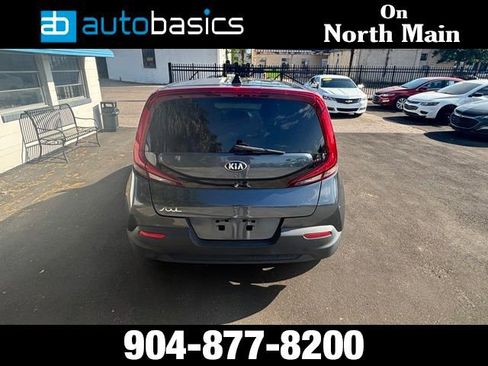 Used 2020 Kia Soul LX image 3