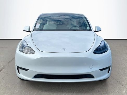 Used 2024 Tesla Model Y Long Range AWD/4WD image 2