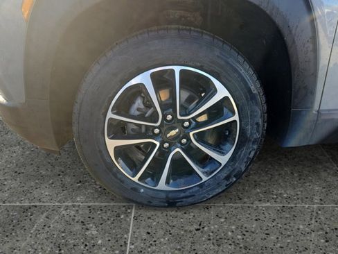 Used 2024 Chevrolet TrailBlazer LT w/ LT Cold Weather Package image 14