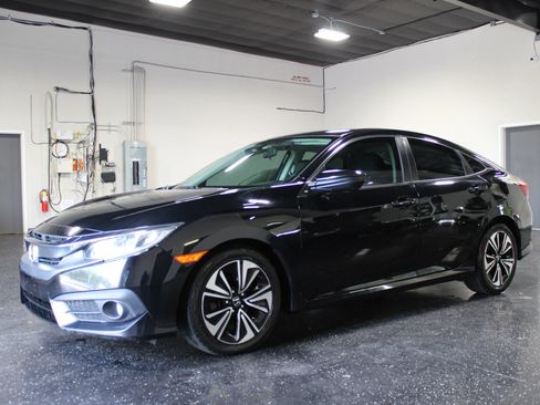 Used 2017 Honda Civic EX-T image 7
