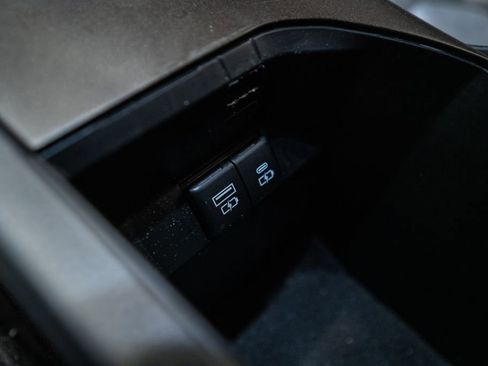 Used 2024 Toyota Camry XSE image 28