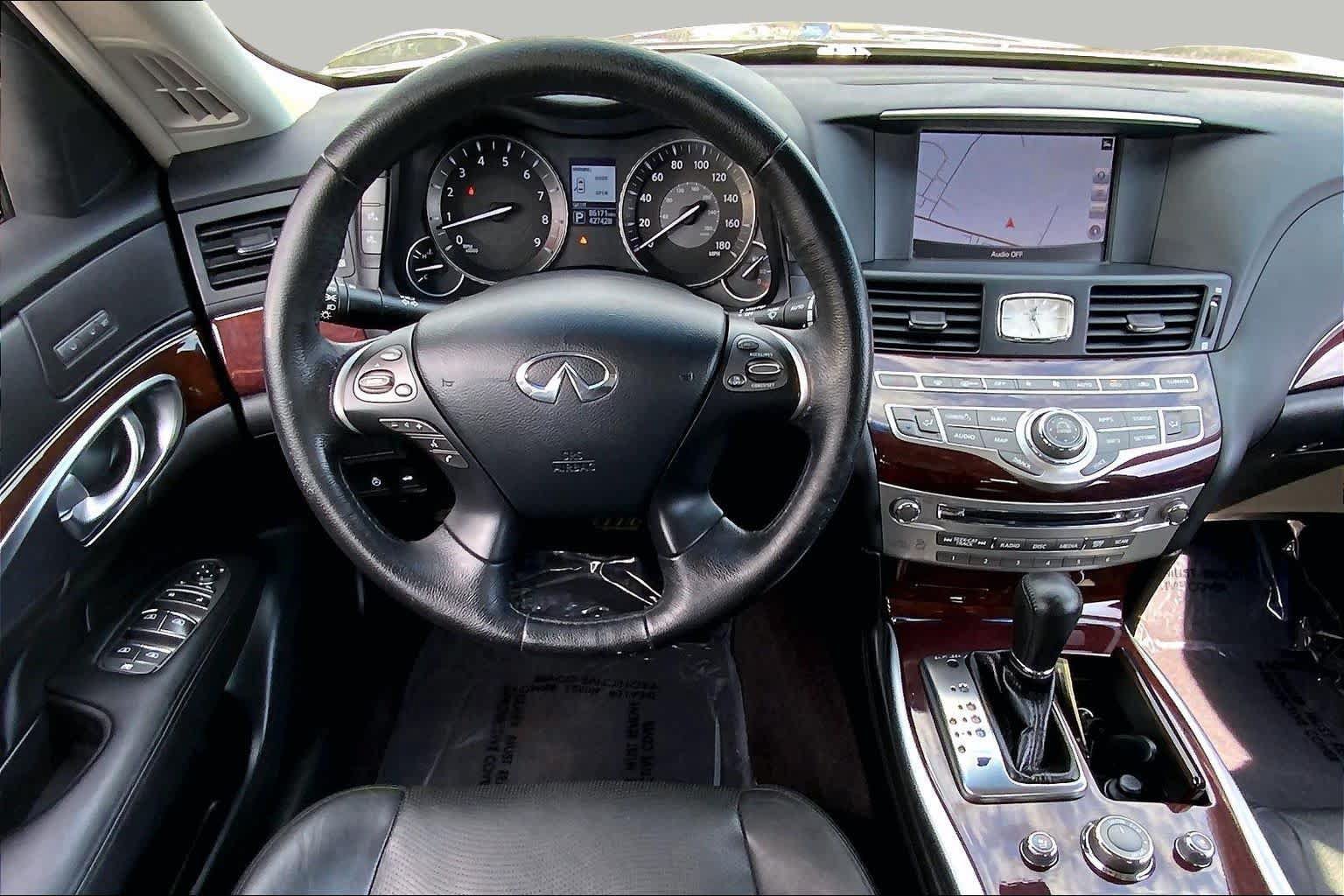 Used 2019 INFINITI Q70 L 3.7 AWD/4WD image 6