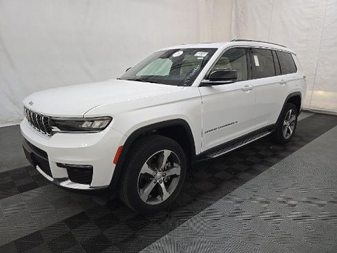 Used 2023 Jeep Grand Cherokee L Limited AWD/4WD image 1