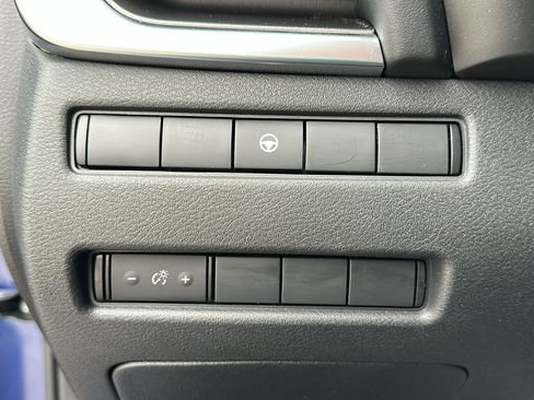 Certified 2023 Nissan Rogue SV image 13