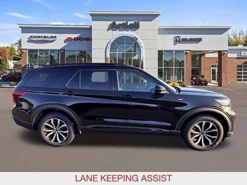 Used 2023 Ford Explorer ST-Line AWD/4WD image 7