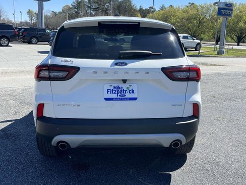 Used 2023 Ford Escape Active w/ Tech Pack #1 AWD/4WD image 4