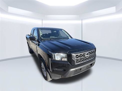 Used 2023 Nissan Frontier SV w/ Tow Package RWD image 3
