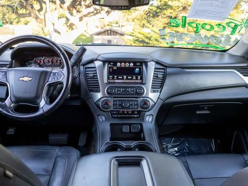 Used 2019 Chevrolet Suburban LT image 38