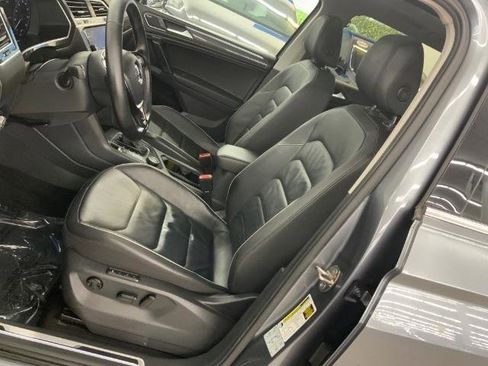 Used 2019 Volkswagen Tiguan SEL Premium AWD/4WD image 12