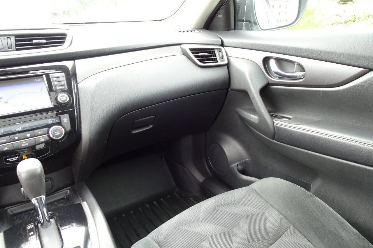 Used 2016 Nissan Rogue SV w/ SV Premium Package AWD/4WD image 20