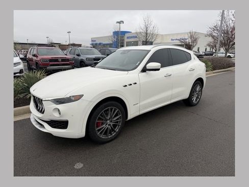 Used 2021 Maserati Levante GranLusso image 1