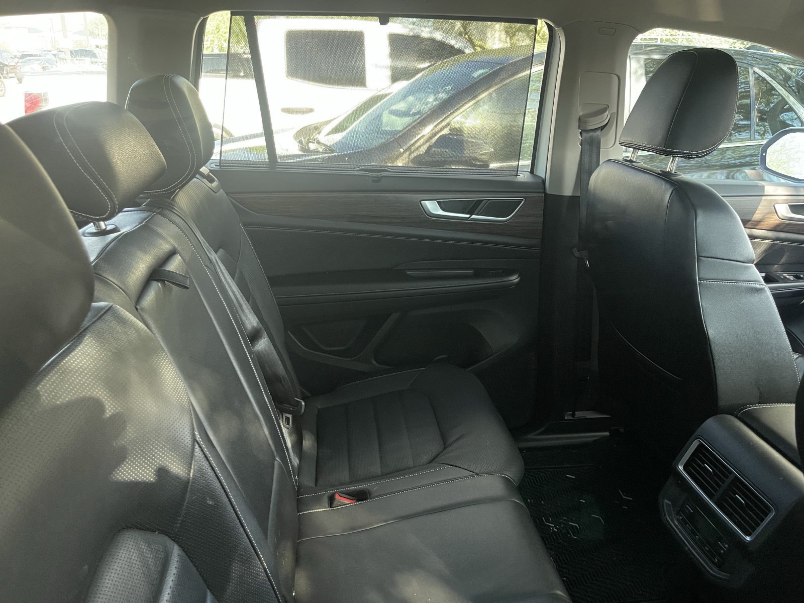 Used 2024 Volkswagen Atlas SEL AWD/4WD image 7