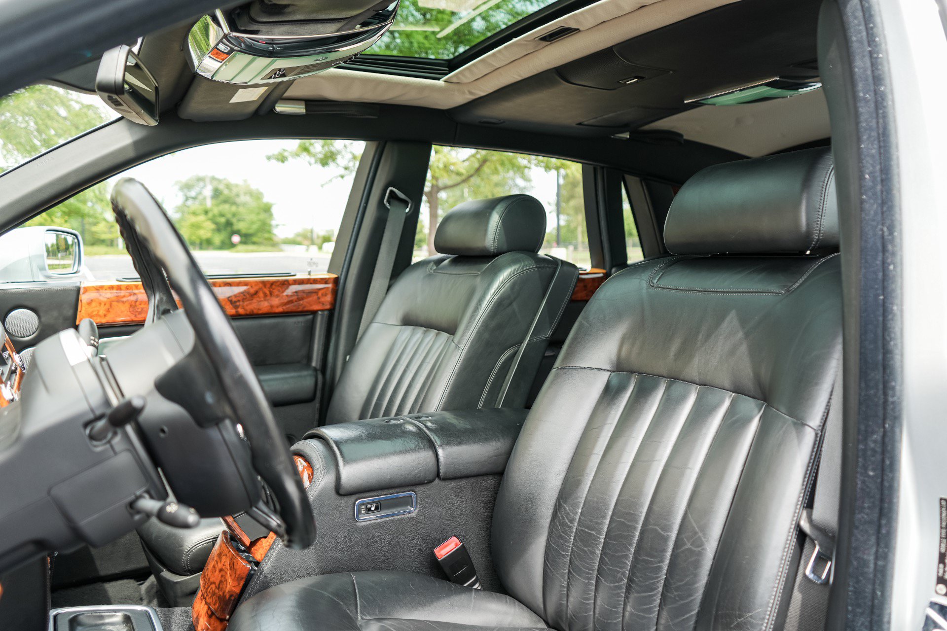 Used 2005 Rolls-Royce Phantom Sedan RWD image 10
