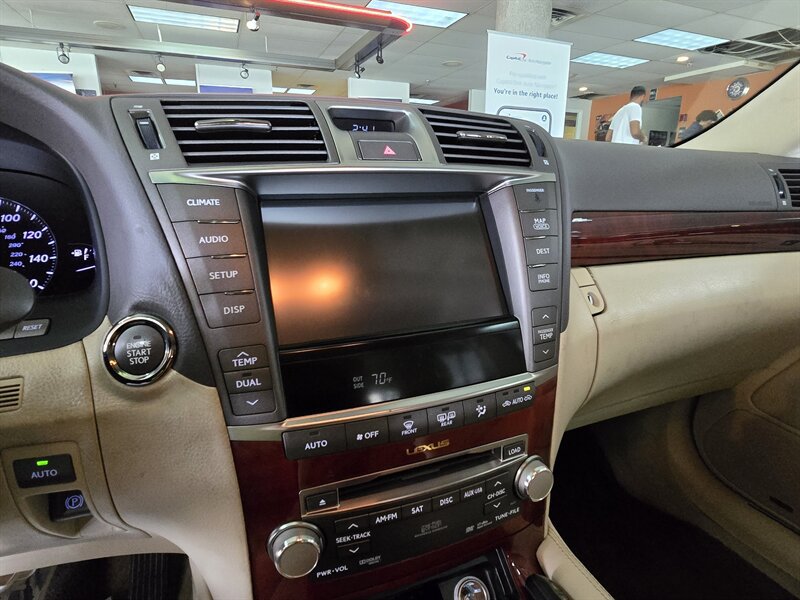 Used 2011 Lexus LS 460 L w/ Luxury Pkg AWD/4WD image 21