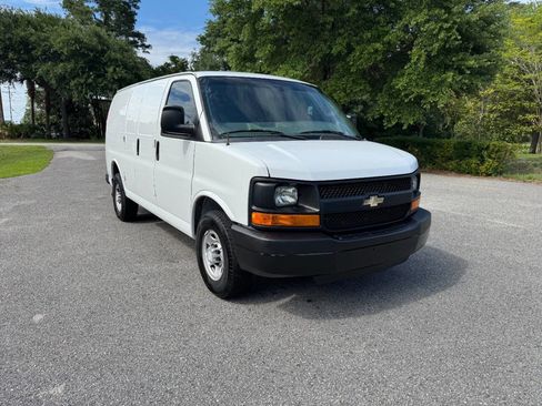 Used 2016 Chevrolet Express 2500 RWD image 36