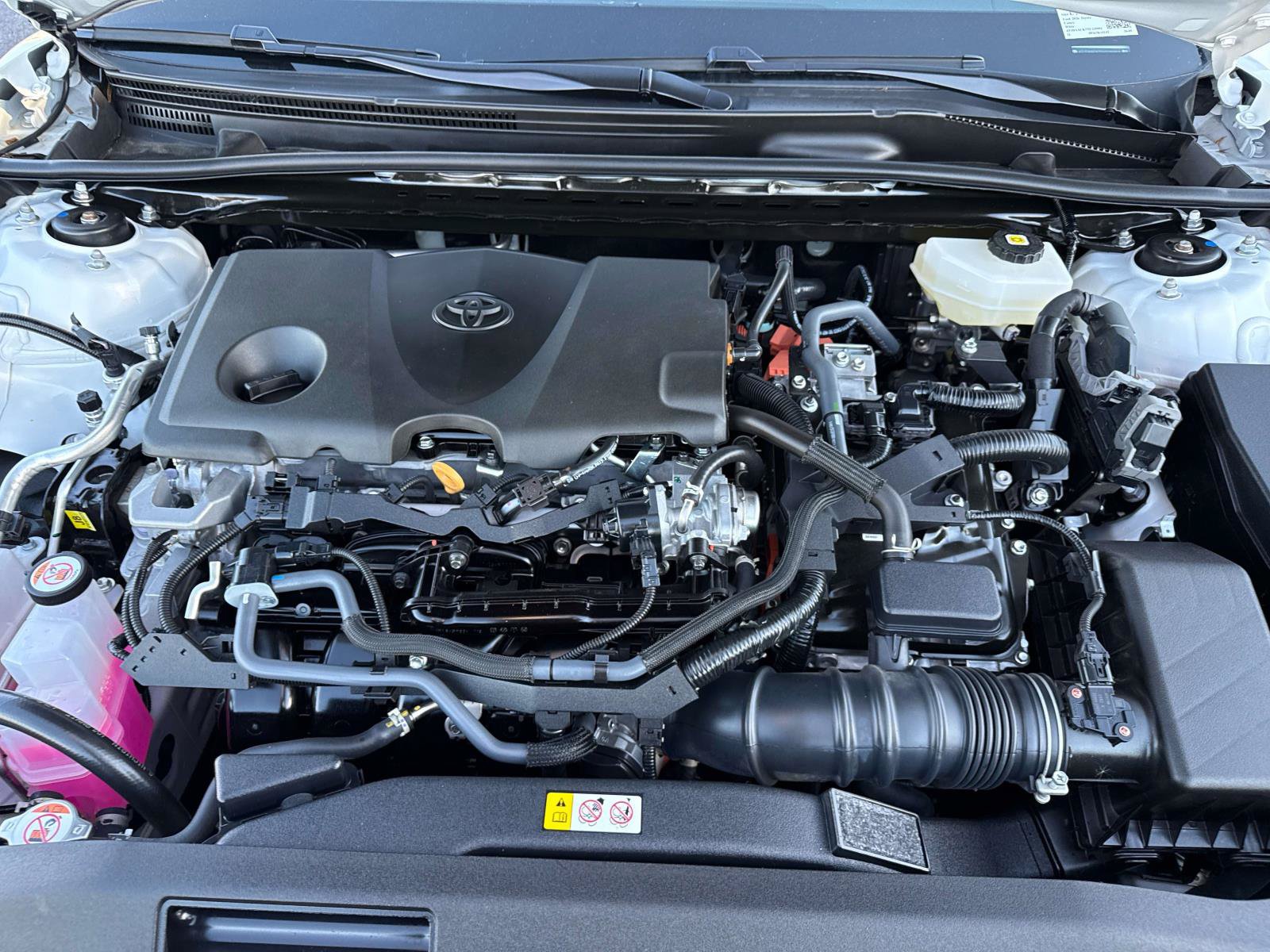 Used 2026 Toyota Camry SE w/ Multimedia Upgrade Package FWD image 9