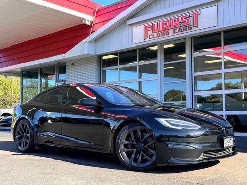 Used 2021 Tesla Model S Plaid image 1