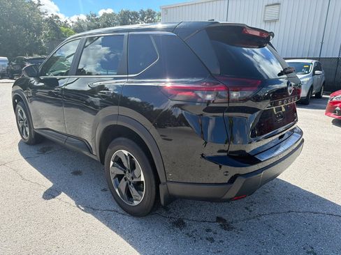 Certified 2024 Nissan Rogue SV FWD image 5