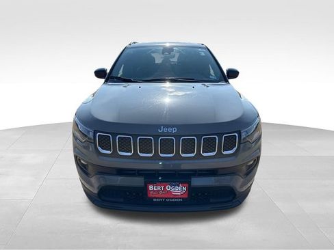 Used 2023 Jeep Compass Latitude AWD/4WD image 2