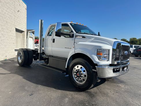 New 2026 Ford F650 2WD SuperCab Super Duty image 19