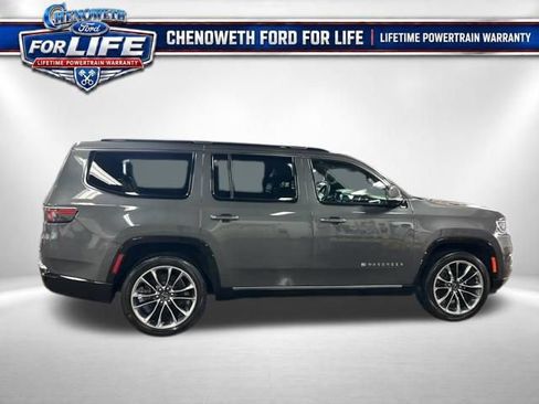 Used 2022 Jeep Wagoneer Series III w/ Premium Group I AWD/4WD image 7
