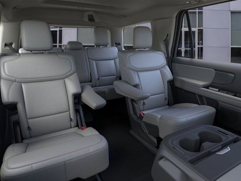 New 2026 Ford Expedition Active image 11