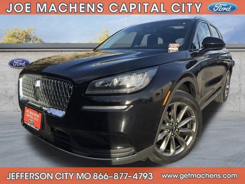 Used 2022 Lincoln Corsair AWD w/ Premium Package image 3