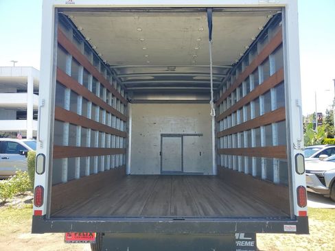 Used 2015 Chevrolet Express 3500 Extended w/ Chrome Appearance Package RWD image 8
