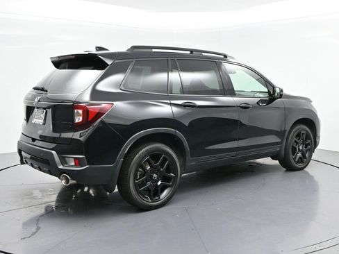 Used 2024 Honda Passport Black Edition image 7