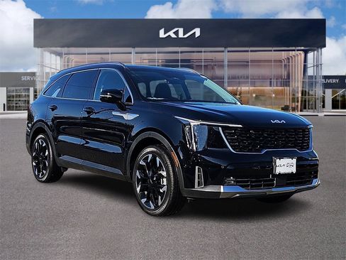 Certified 2025 Kia Sorento EX w/ Panoramic Sunroof Package image 1