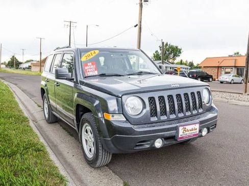 Used 2014 Jeep Patriot Sport AWD/4WD image 3