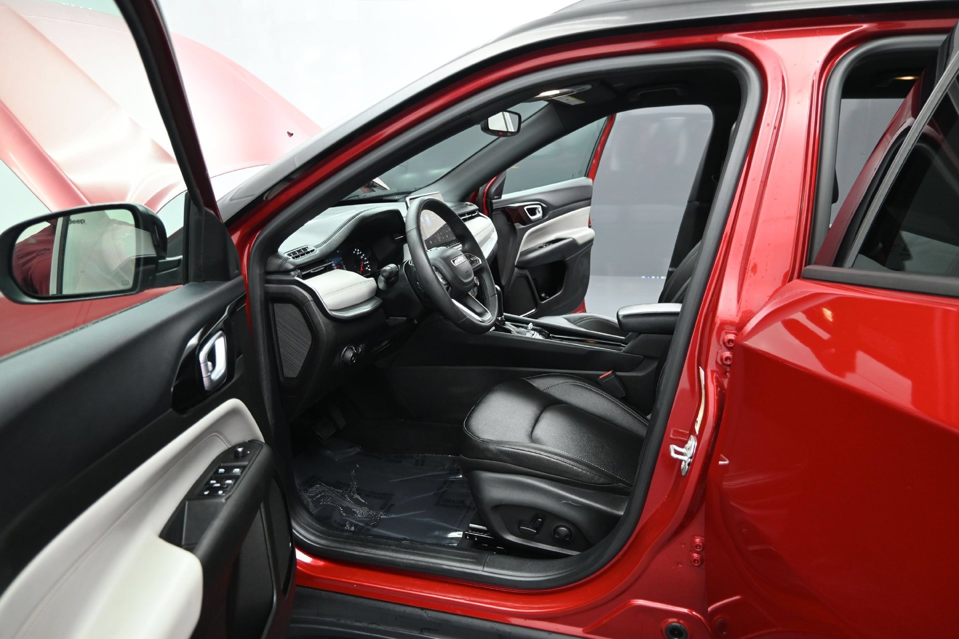 Used 2025 Jeep Compass Limited AWD/4WD image 12