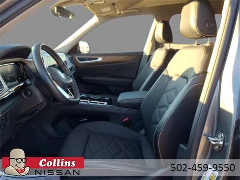 Used 2025 Volkswagen Atlas SE image 20